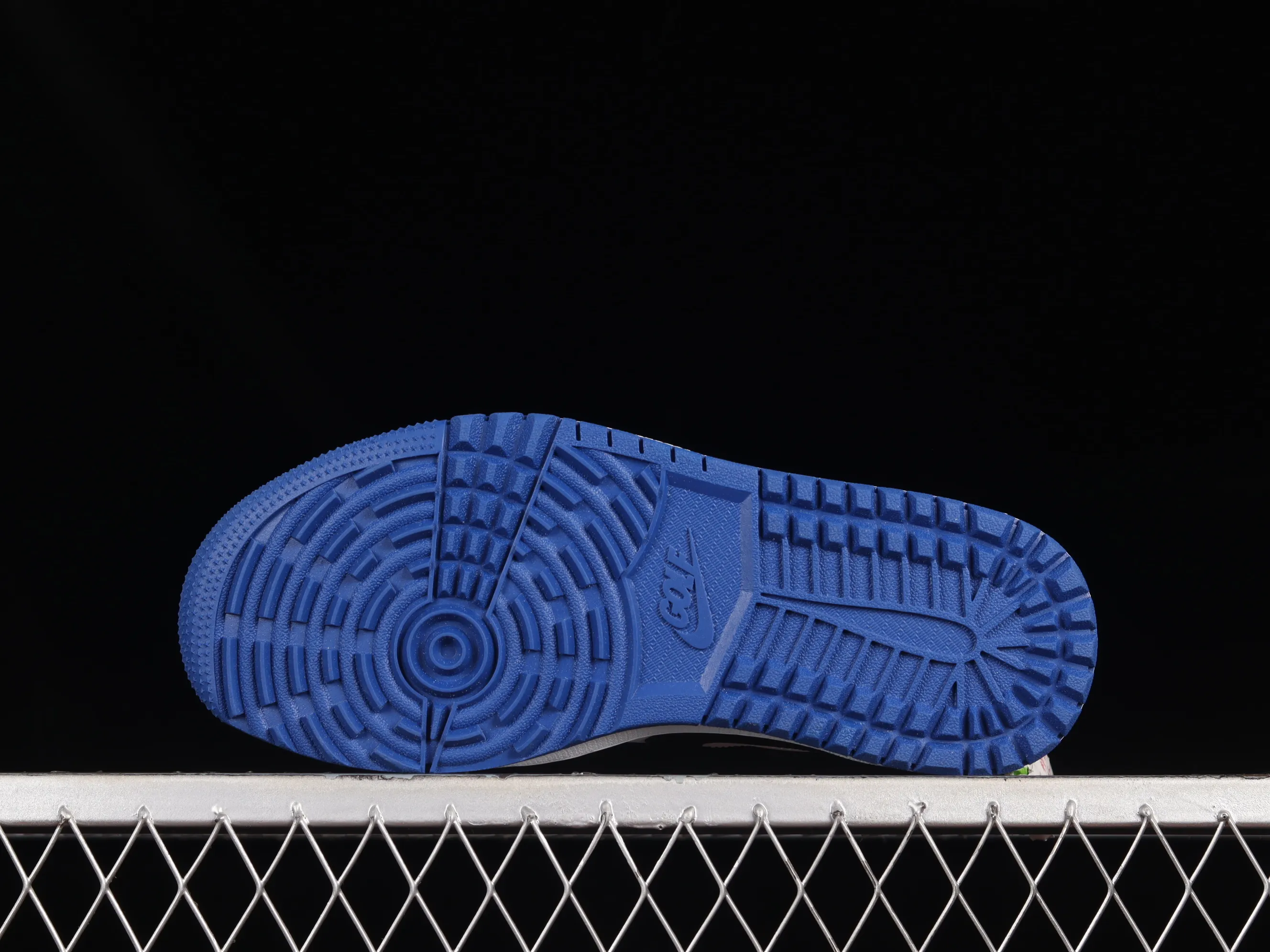 All categories Air Jordan Jordan series basketball shoes Air Jordan 1 Low G version pure original Air Jordan 1 Low Golf "Royal Toe" AJ1 Joe 1 new golf version black and blue toe DD9315-102